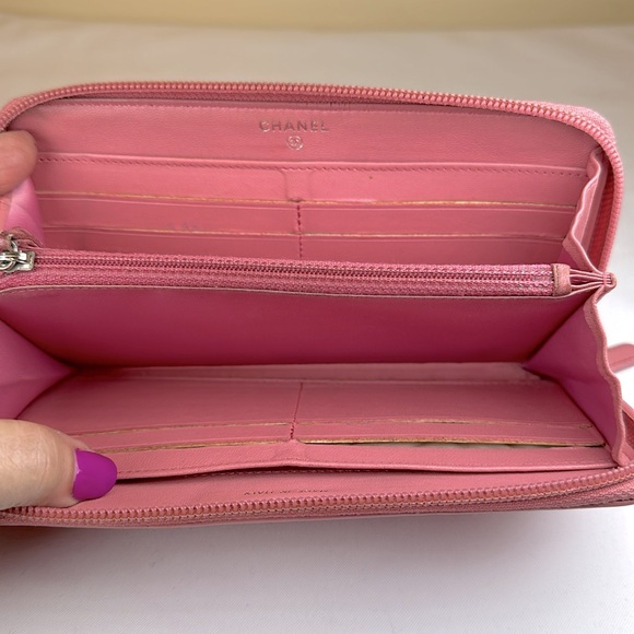 CHANEL CC Camellia Flower Long Zippy Wallet Light Pink Serial #17 2012-2013 - Picture 14 of 17